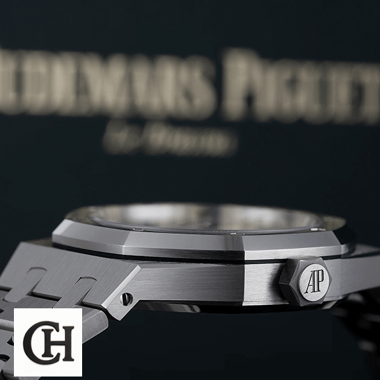 Audemars Piguet Royal Oak 15403IP.OO.1220IP.01 Audemars Piguet Royal Oak Selfwinding White Dial side view