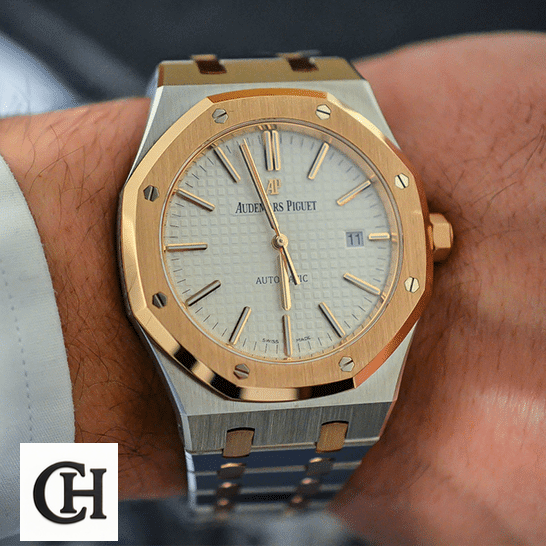 Audemars Piguet Royal Oak 15400SR.OO.1220SR.01 Perfect Edition audemars piguet royal oak self winding two tone 15400SR Audemars Piguet Two Tone Automatic White Ddial Replia on the man wrist