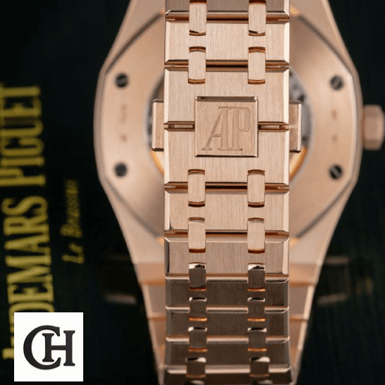 Audemars Piguet 15400 Stainless Steel Gold Bracelet on the ap box