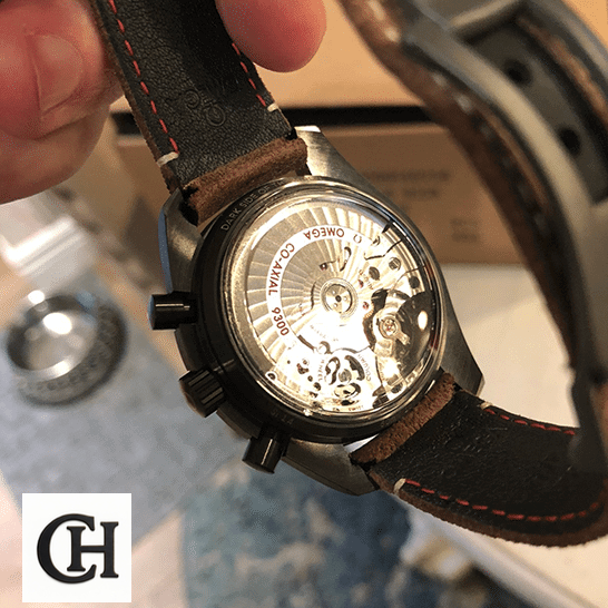 Omega Speedmaster Moonwatch 311.92.44.51.01.006 True omega speedmaster 311.92.44.51 back Omega Speedmaster 311.92.44.51 Leather Brown Bracelet mechanism view