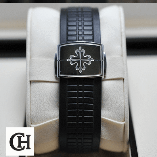 Patek Philippe Aquanaut 5167A-001 Detailed patek aquanaut 5167A 001 backclasp Patek Philippe 5167A-001 Rubber Black Bracelet clasp on the logo