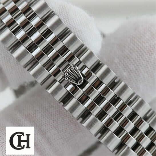 Rolex Datejust 178274 Rolex Datejust Steel Jubilee Bracelet on the Rolex logo