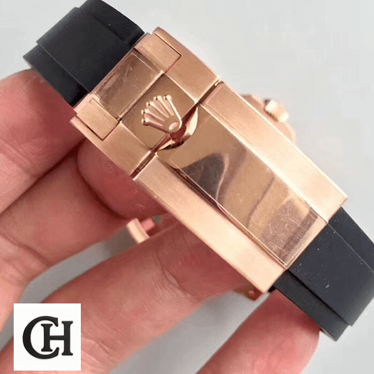 Rolex Yacht-Master 116655 Supreme Rolex Yacht Rolex 116655 Stainless Steel Clasp on the hand