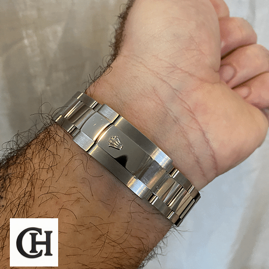 Rolex Datejust 126200-0008 White Dial rolex datejust 126200 0008 clasp Rolex Datejust 126334 Oyster Bracelet Clasp emblem on the buckle