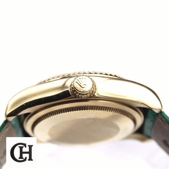 Rolex Day-Date 118138-0003 "Green Dial" Superior rolex day date118138 0003 rightside Rolex Day-Date 118138-0003 Gold Case Right side Crown Pusher