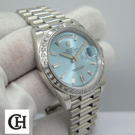 Rolex Day-Date 228396TBR Rolex Day-Date 228396TBR001 Oyster diamond bezel on the hand
