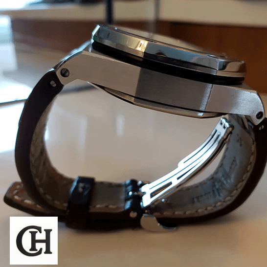 Audemars Piguet Royal Oak Offshore 26170ST.OO.D091CR.01 Audemars Piguet Royal Oak Stel Case Leather Black Bracelet side view