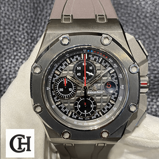 Audemars Piguet Royal Oak Offshore 26568IM.OO.A004CA.01 Audemars Piguet Grey Dial Carbon Bezel front view on the hand