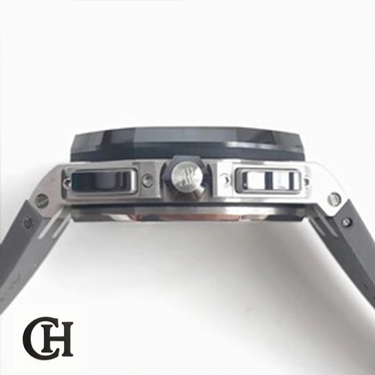 Audemars Piguet Royal Oak Offshore Chronograph 26401RO.OO.A002CA.01 Elite Edition audemars piguet royal oak offshore novelty chronograph 26400IO.OO.A004CA man dial Audemars Piguet Royal Oak Stainless Steel Crown / Push button side view