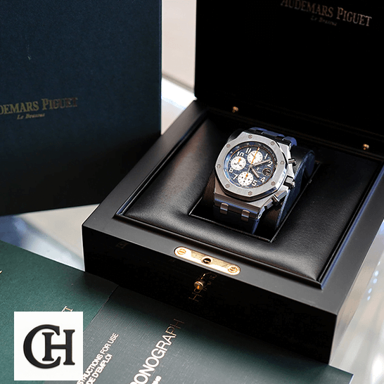 Audemars Piguet Royal Oak Offshore 26408OR.OO.A010CA.01 Audemars Piguet 26470ST.OO_.A027CA.01 Blue Dial in the ap box