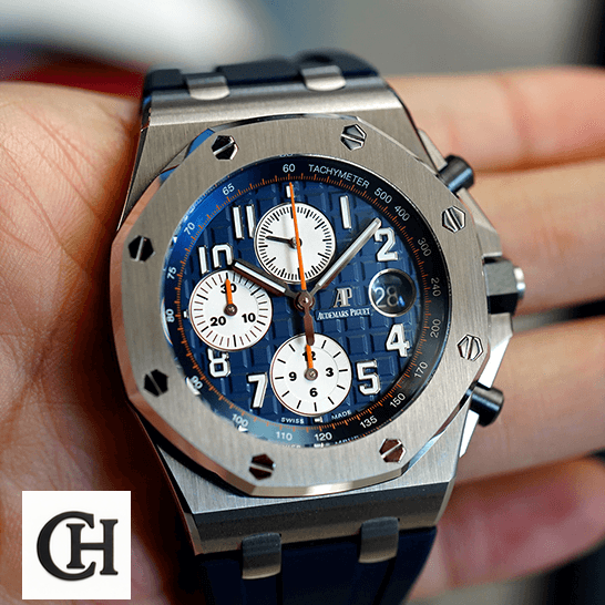 Audemars Piguet Royal Oak Offshore 26408OR.OO.A010CA.01 Audemars Piguet 26470ST.OO_.A027CA.01 Royal Oak Blue Dial on the hand