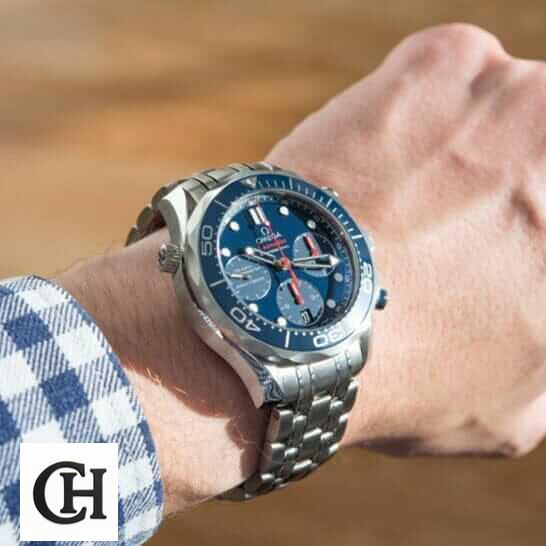 Omega Seamaster Diver Co-Axial Chronograph 212.30.44.50.03.001 Mirror omega 300m chronograph 2 Omega Seamaster Blue Dial 300m Stainless Steel Bracelet on the man wrist