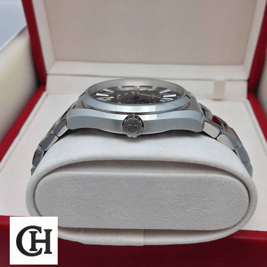 Omega 231.10.42.21.01.002 Stainless Steel in the box