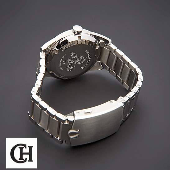 Omega 220.10.38.20.01.002 Stainless Steel closed clasp gray background