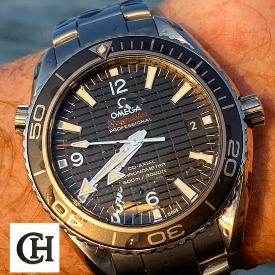 Omega Seamaster Planet Ocean 232.30.42.21.01.004 "James Bond" Authentic omega seamaster planet ocean 232.30.42.21.01.004 black Omega Seamaster Planet Ocean 232.30.42.21.01.004 Black Dial on the wrist