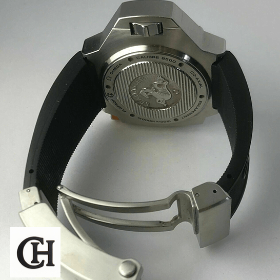 Omega Seamaster Black Rubber Steel Clasp opened clasp