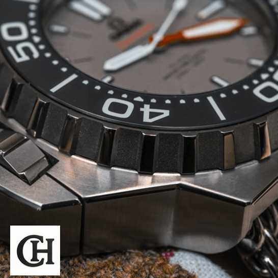 Omega Seamaster Ploprof Titanium 227.90.55.21.99.001 omega seamaster ploprof 227.90.55.21.99.001 metarial Omega 224.32.55.21.01.001 Seamaster Black Bezel close view