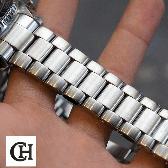 Omega Seamaster Planet Ocean Co-Axial 232.30.44.22.01.001 Omega Seamaster Stainless Steel Bracelet on the hand