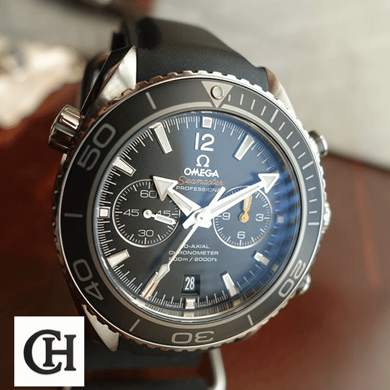 Omega Seamaster Planet Ocean Co-Axial Chronograph 232.32.46.51.01.003 Top omega seamasterplanetocean 232.32.46.51.01.003 dial Omega Seamaster Black Dial Black Rubber on the table