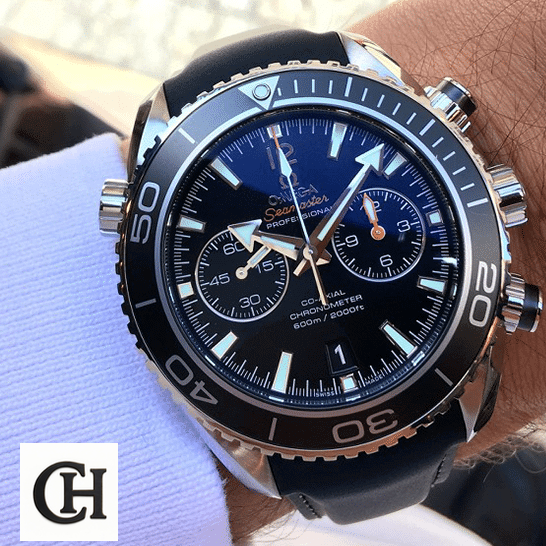 Omega Seamaster Planet Ocean Co-Axial Chronograph 232.32.46.51.01.003 Top omega seamasterplanetocean 232.32.46.51.01.003 hand Omega Seamaster Planet Ocean blue dial on the wrist