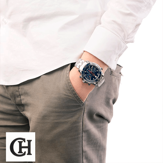 Omega Seamaster Diver Co-Axial Chronograph 212.30.44.50.03.001 Mirror omega seamaster 300m steel 212 30 44 50 03 0001 Blue dial hand two Omega Seamaster 300m Steel 26298SK.OO_.D101CR.01 on the man wrist