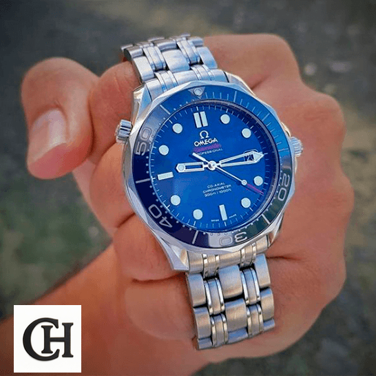 Omega Seamaster Diver Co-Axial Master Chronometer 212.30.41.20.03.001 High-End Omega Seamaster 300m Co Axial Steel Blue Dial on the hand