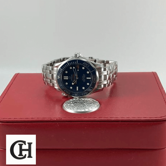 Omega Seamaster Steel Ref. 212.30.36.20.03.001 Master Omega Seamaster 300m Steel B lue Dial on the red box