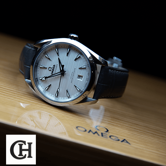 Omega Seamaster Aqua Terra Co-Axial Master Chronometer 220.13.38.20.02.001 Superior omega seamaster aqua terra steel 220.13.38.20.02 left Omega Seamaster Aqua Terra White Dial on the omega box