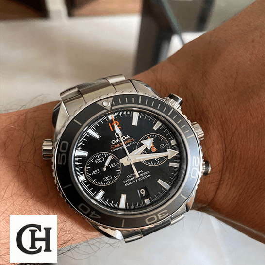 Omega Seamaster 232.32.46.51.01.003 Black Dial omega seamaster planet ocean steel 232 30 46 51 01 001 black dial hand Omega Seamaster Planet Ocean Steel 232_30_46_51_01_001 on the wrist