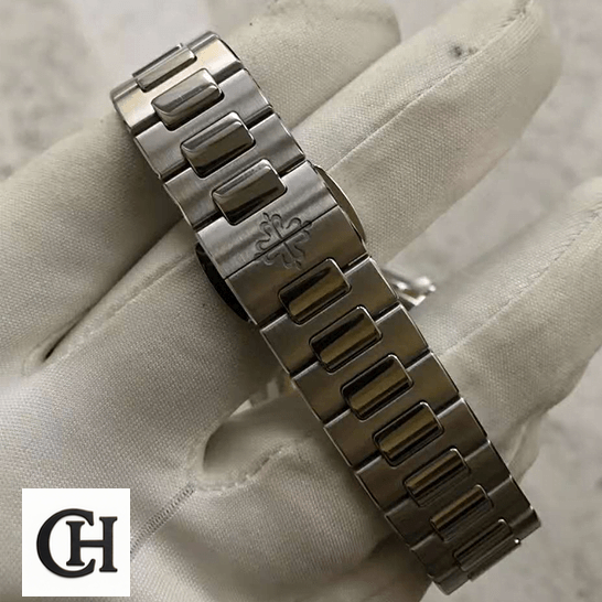 Patek Philippe Nautilus Ladies 7018/1A Elite Edition patek philippe nautilus 70181A clasp Patek Philippe Nautilus Stainless Steel Bracelet closed clasp on the hand