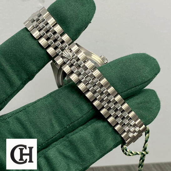Rolex Lady-Datejust 279384 Mother of Pearl Diamond Top Grade Rolex Datejust 279384RBR Stainless Steel Jubilee Bracelet on the Rolex logo
