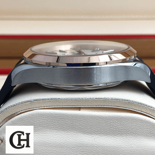 Omega Seamaster Aqua Terra 220.22.41.21.02.001 Supreme omega seamaster 220.22.41.21.02.001 leftside Omega 220.22.41.21.02.001 Stainless Steel Case side view in the box