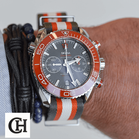 Omega Seamaster Planet Ocean 215.32.46.51.99.001 "Grey" Premium Duplicate Edition omega seamaster planet ocean 215.32.46.51.99.001 wrist Omega Seamaster Planet Ocean Grey Dial next to bracelet
