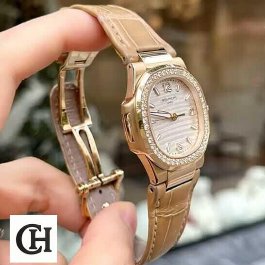 Patek Philippe Nautilus 7010R-011 "Silver Dial" High Fidelity patek 7010r 011 5 Patek Philippe Nautilus Diamond Bezel opened clasp