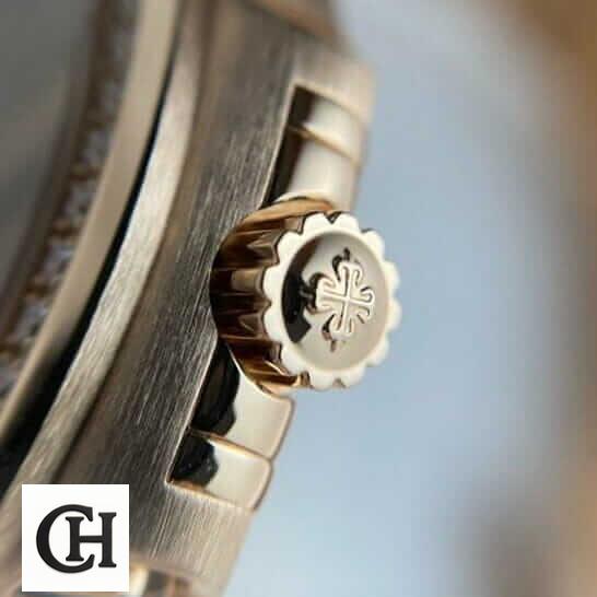 Patek Philippe 7118-1200r-010 Gold Case crown on the patek logo
