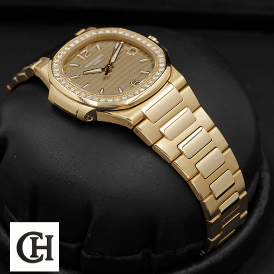 Patek Philippe Nautilus 7010/1R Patek Philippe Nautilus 70101R-012 Diamond Bezel in the black box