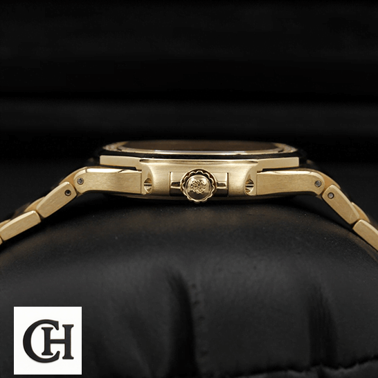 Patek Philippe Nautilus 7010/1R Patek Philippe Nautilus 70101R-012 Rose Gold Case side view