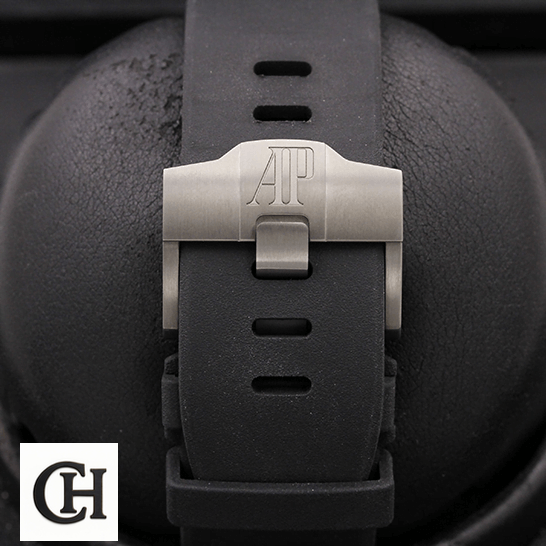 AP Royal Oak Offshore 26405CE.OO.A002CA.02 "Black Ceramic" Edition audemars piguet royaloakoffshore 26405CE.OO.A002CA.02 clasp AP Royal Oak Black Rubber Bracelet Steel Clasp closed clasp