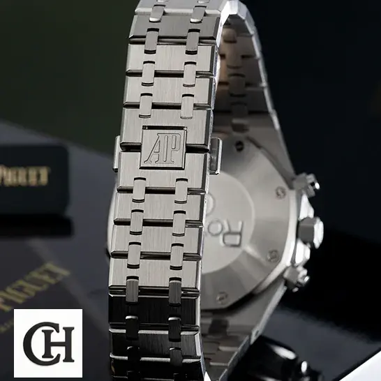 SAFASFASFASFaudemars_piguet_royal_oak_white_dial_26331ST.OO_.1220ST.03_man_unitedluxury