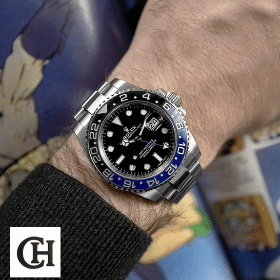 Rolex GMT-Master II 116710BLNR Rolex GMT-Master II Black Dial Batman Bezel 116710BLNR Oyster on his arm