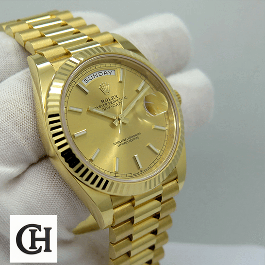 Rolex day-date II 228238-003 yellow gold jubilee on the hand