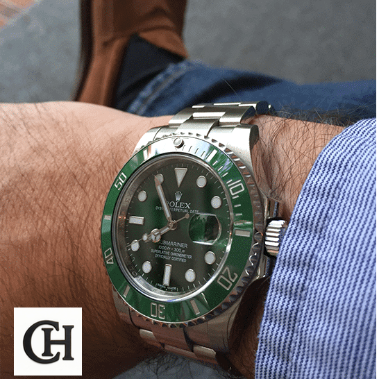 Rolex Submariner Date 116610LV Rolex Submariner Hulk 116610LV Green Dial S.Steel Oyster on his arm
