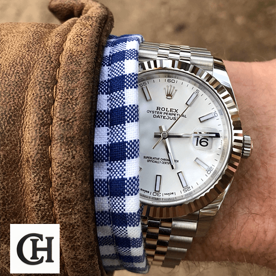 Rolex Datejust 126334 Rolex 126334WSJ Perpetual Oyster Datejust White Dial on the wrist