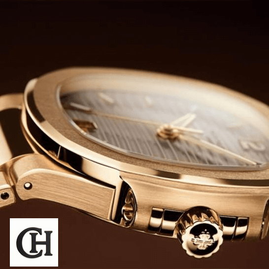 Patek Philippe Nautilus 7118/1R "Ladies Rose Gold" Master patek philippe nautilus ladies golden rose gold 71181R 001 right Patek Philippe Nautlus Ladies Golden Rose side view crown on the logo