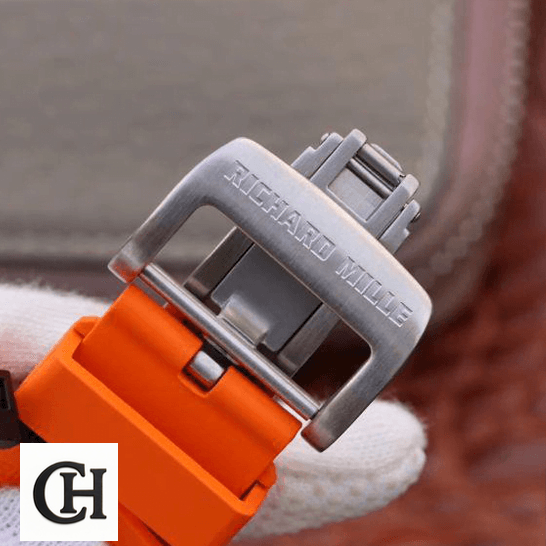 richard_mille_RM055_KV_V2_white_ceramic_skeleton_dial_clips
