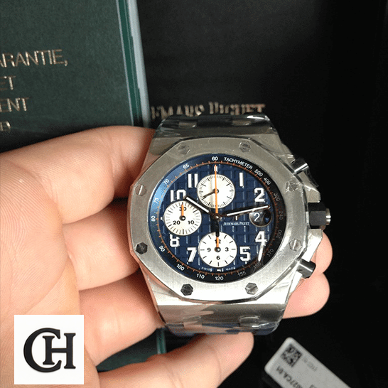 Audemars Piguet Royal Oak 26470ST.OO.A027CA.01. Audemars Piguet 26470ST.OO_.A027CA.01 Blue Dial Steel Case on the hand