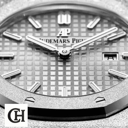 Audemars Piguet Royal Oak 67653BC Audemars Piguet royal oak frosted close analog view