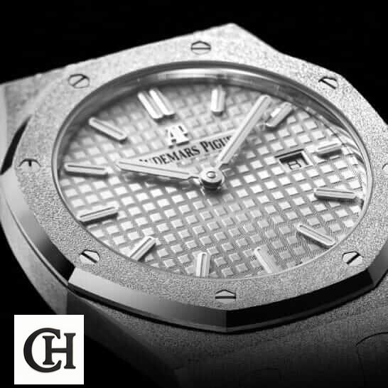 Audemars Piguet Royal Oak 67653BC Audemars Piguet royal oak frosted close up view