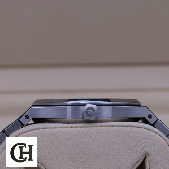 Audemars Piguet Royal Oak Flying Tourbillon 26515OR.OO.1220OR.01 Precision audemars piguet royal oak 26510ST.OO.1220ST.01 rightside Audemars Piguet Royal Oak 26510ST.OO_.1220ST.01- Steel Case side view