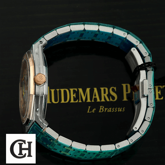 Audemars Piguet Royal Oak Ladies 67651SR.ZZ.1261SR.01 Audemars Piguet Stainless Steel on the audemars piguet box